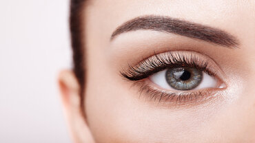 How to expertly shape your eyebrows and frame your face